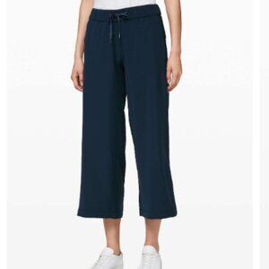 Lululemon On The Fly Wide Leg 7/8 Black Woven Pant Size 10